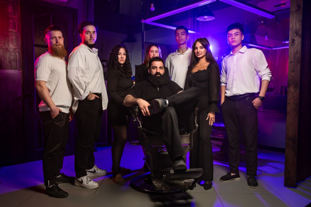 Команда барбершопа Острые козырьки